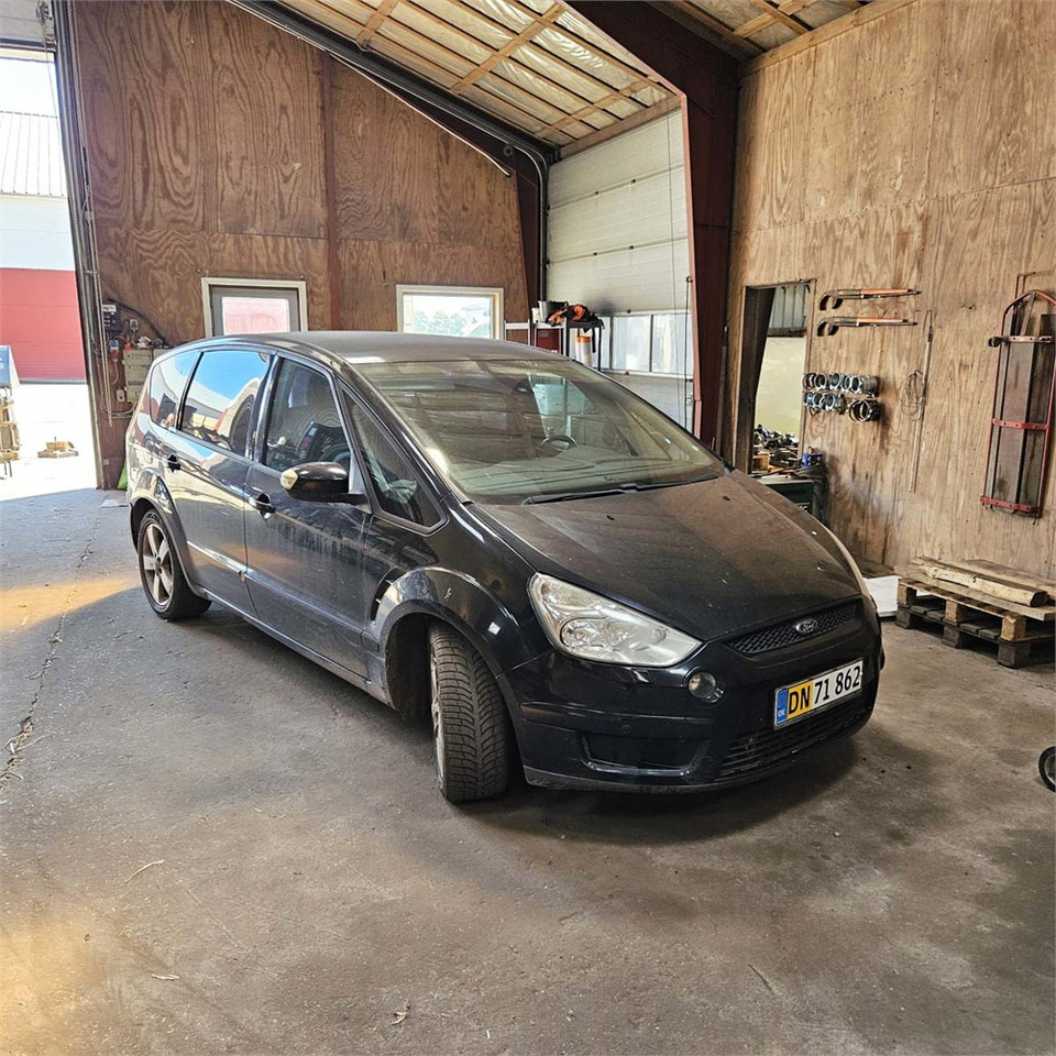 Ford S-Max - SUV: picture 2 Ford S-Max - SUV: picture 2