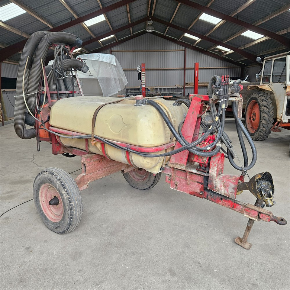 Hardi 800 l - Sprayer: picture 1 Hardi 800 l - Sprayer: picture 1