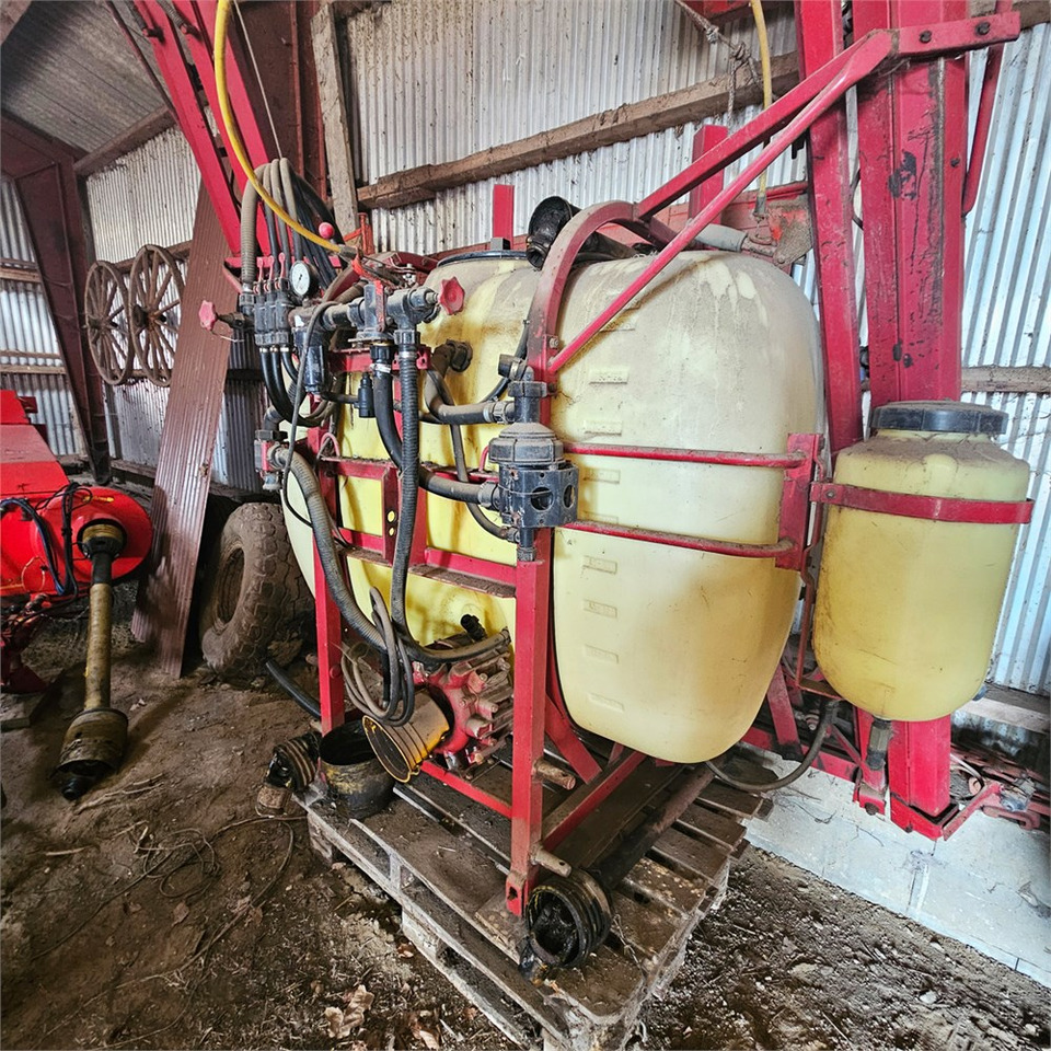 Hardi LXY 800 - Sprayer: picture 4 Hardi LXY 800 - Sprayer: picture 4