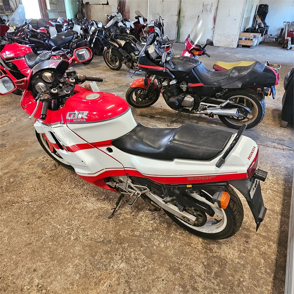 Honda CBR600F Super sport - Motorcycle: picture 3 Honda CBR600F Super sport - Motorcycle: picture 3