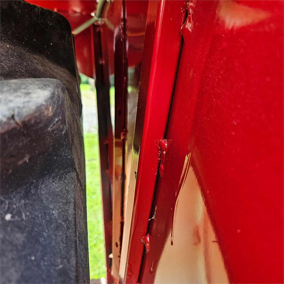 Farm tractor IH 444: picture 26