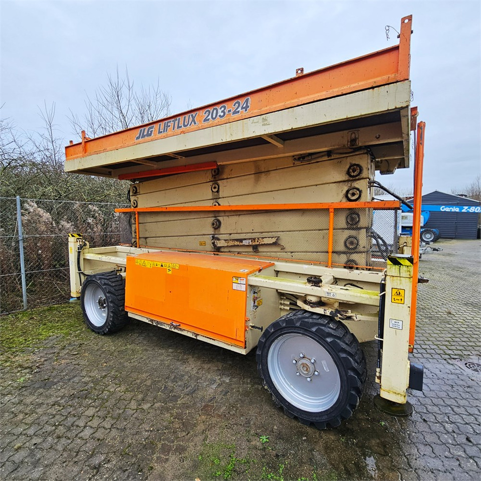 JLG 203-24 - Scissor lift: picture 3 JLG 203-24 - Scissor lift: picture 3