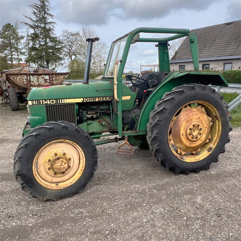 John Deere 1140 - Farm tractor: picture 4 John Deere 1140 - Farm tractor: picture 4