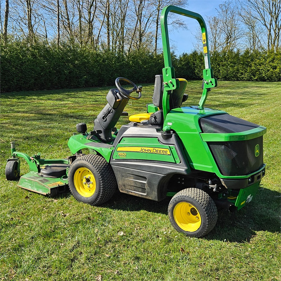 John Deere 1550 TerrainCut - Garden mower: picture 3 John Deere 1550 TerrainCut - Garden mower: picture 3