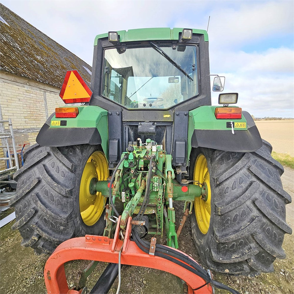 John Deere 6610 - Farm tractor: picture 5 John Deere 6610 - Farm tractor: picture 5