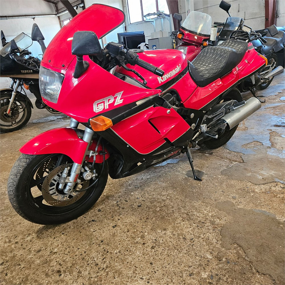 Kawasaki GPZ 1000 RX - Motorcycle: picture 1 Kawasaki GPZ 1000 RX - Motorcycle: picture 1