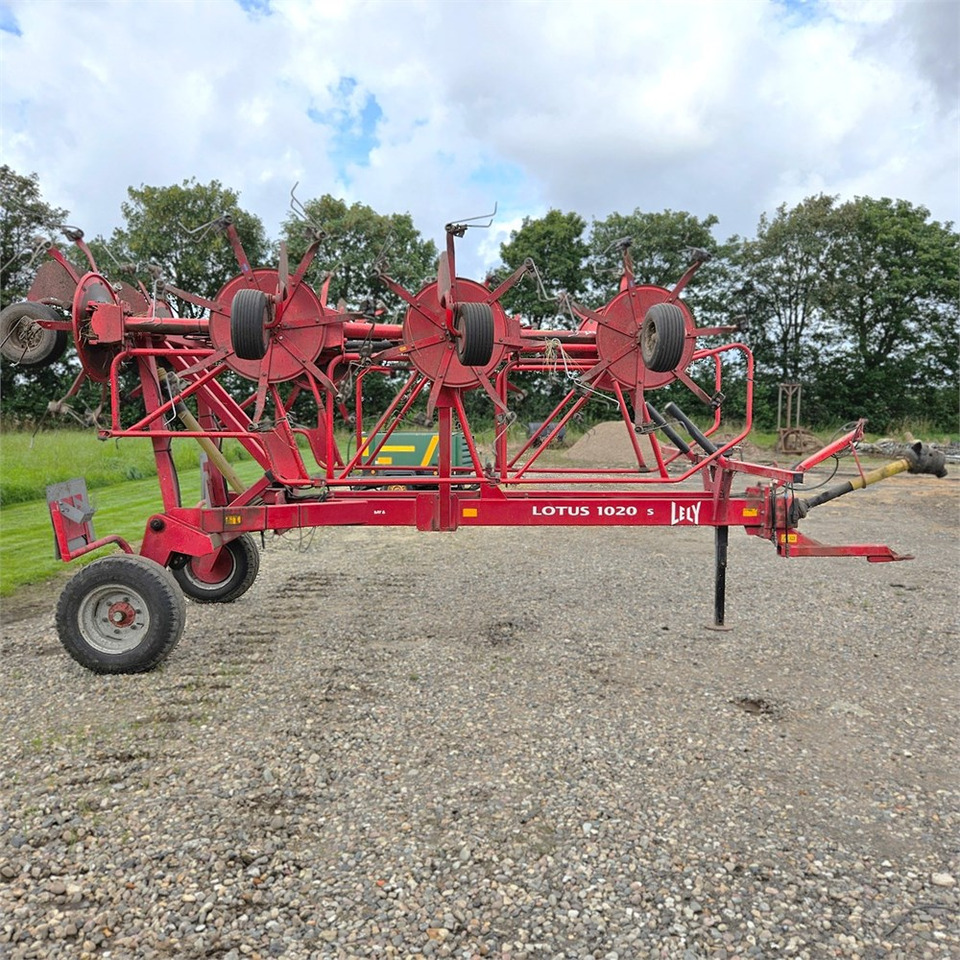 LELY Lotus 1020 s - Hay and forage equipment: picture 2 LELY Lotus 1020 s - Hay and forage equipment: picture 2