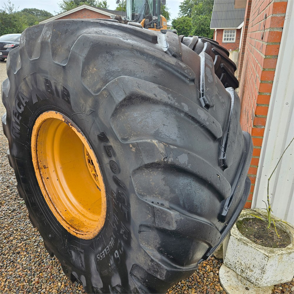 Wheel and tire package for Loader Michelin Mega X BIB: picture 10