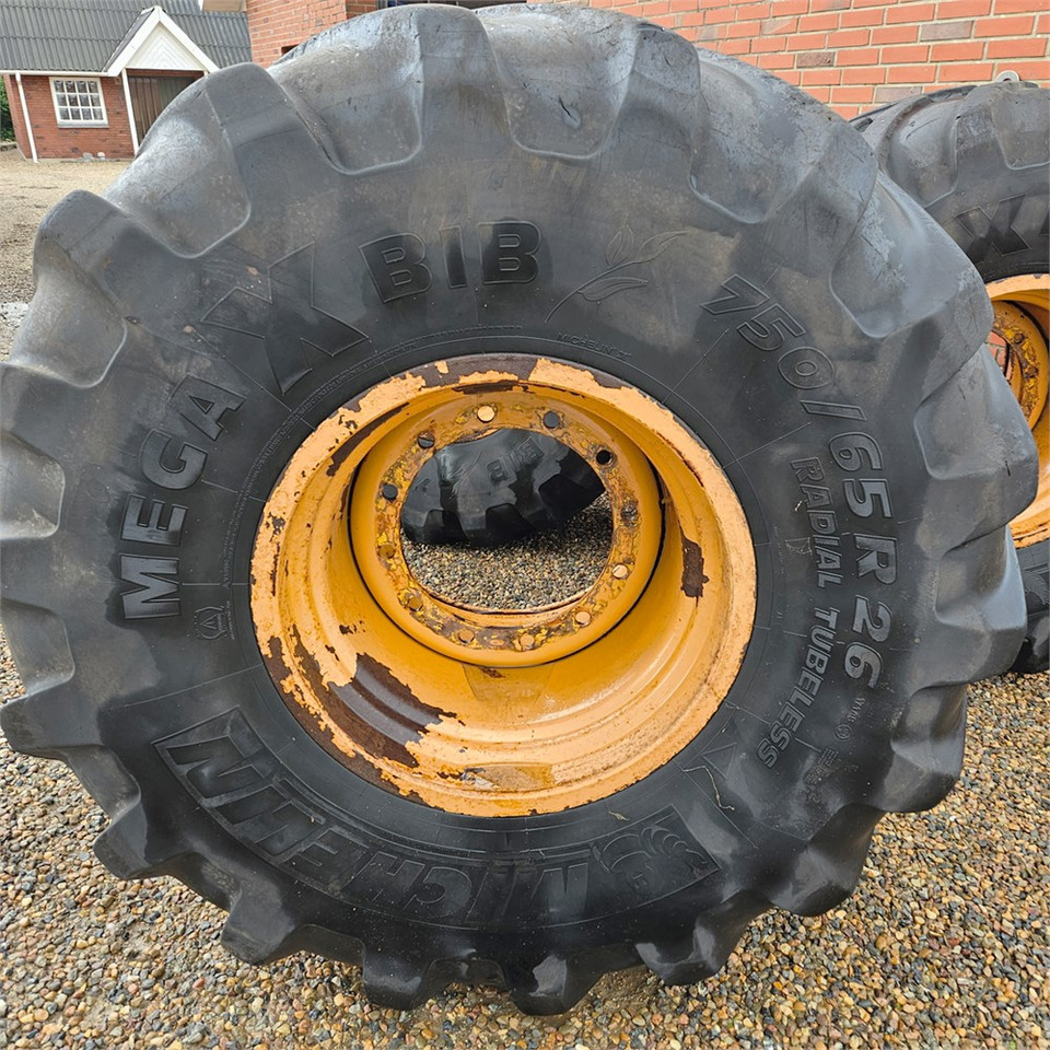 Wheel and tire package for Loader Michelin Mega X BIB: picture 8