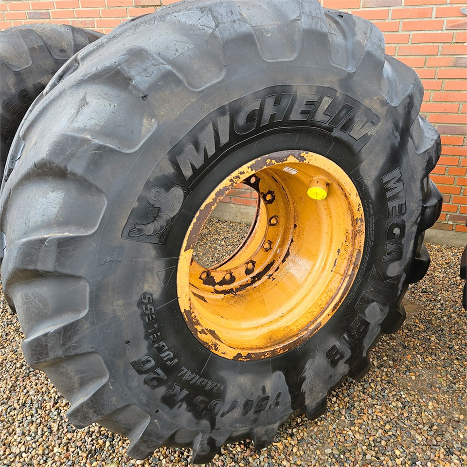 Wheel and tire package for Loader Michelin Mega X BIB: picture 11