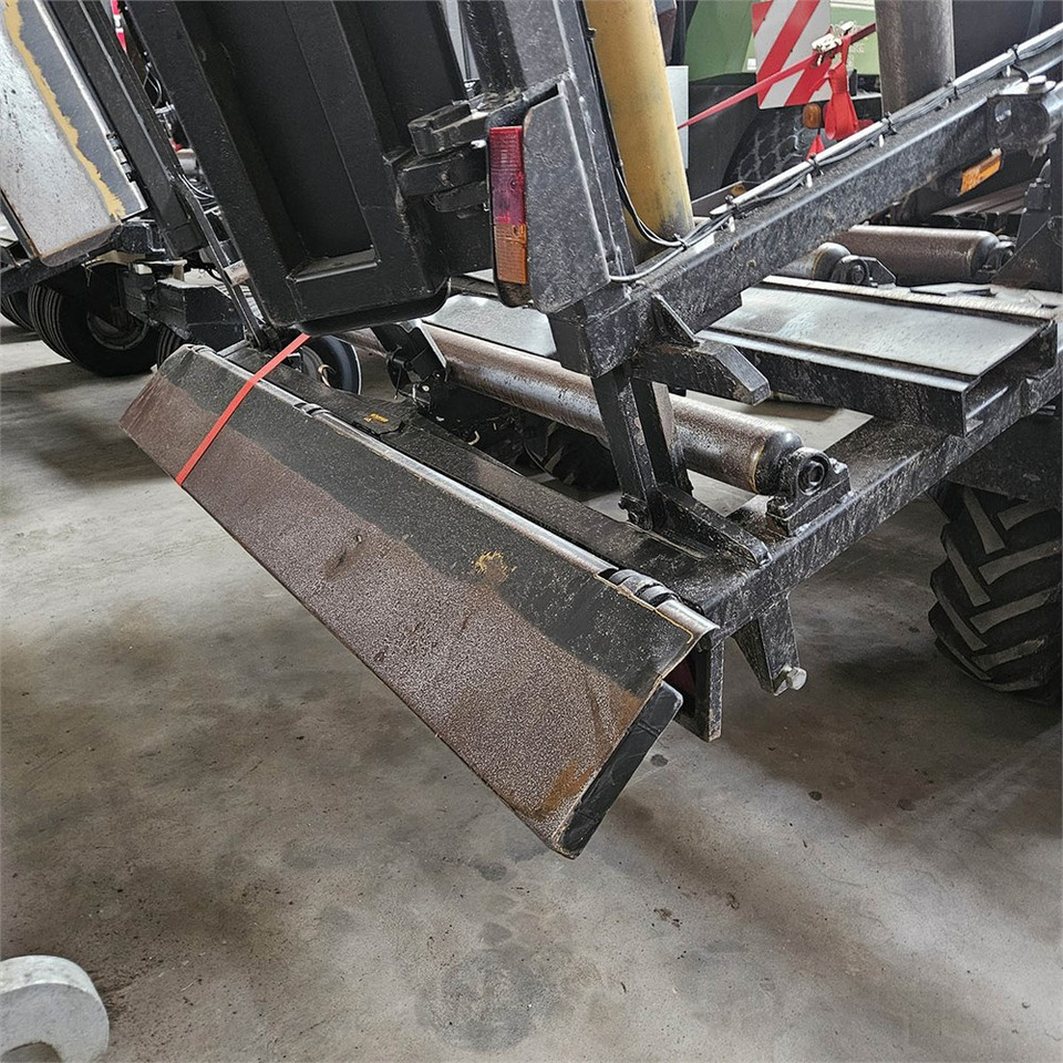 Leasing of New Holland BB9090 New Holland BB9090: picture 24 Leasing of New Holland BB9090 New Holland BB9090: picture 24