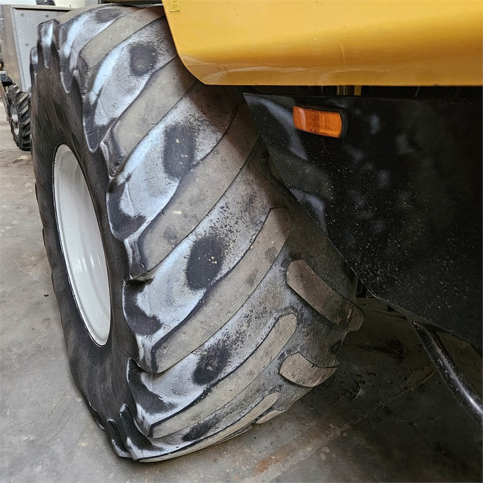 Leasing of New Holland BB9090 New Holland BB9090: picture 36 Leasing of New Holland BB9090 New Holland BB9090: picture 36