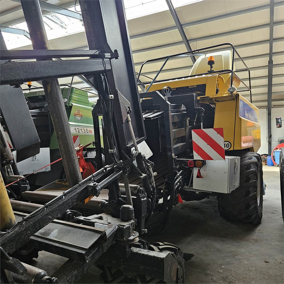 Leasing of New Holland BB9090 New Holland BB9090: picture 23 Leasing of New Holland BB9090 New Holland BB9090: picture 23