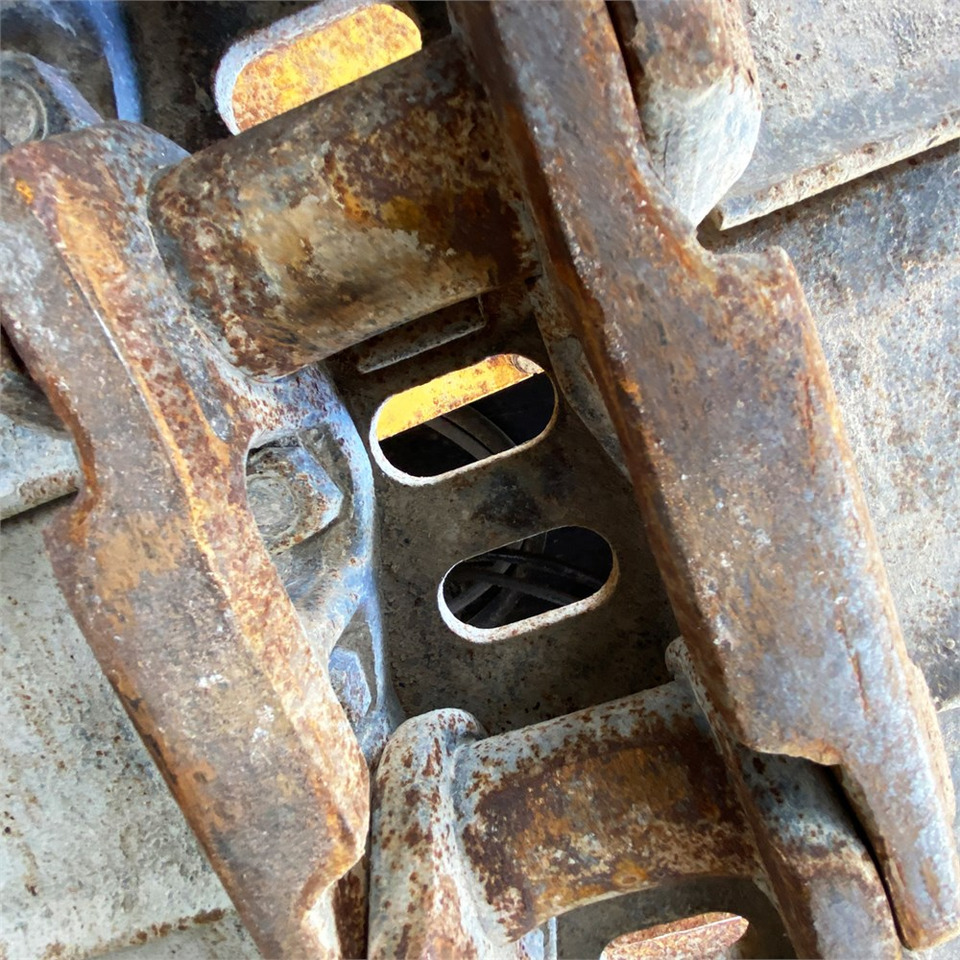 Crawler excavator New Holland E 265 B: picture 34