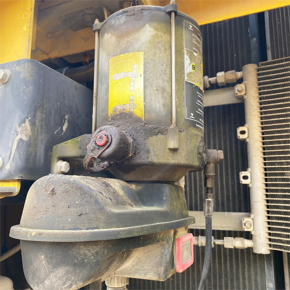 Crawler excavator New Holland E 265 B: picture 27