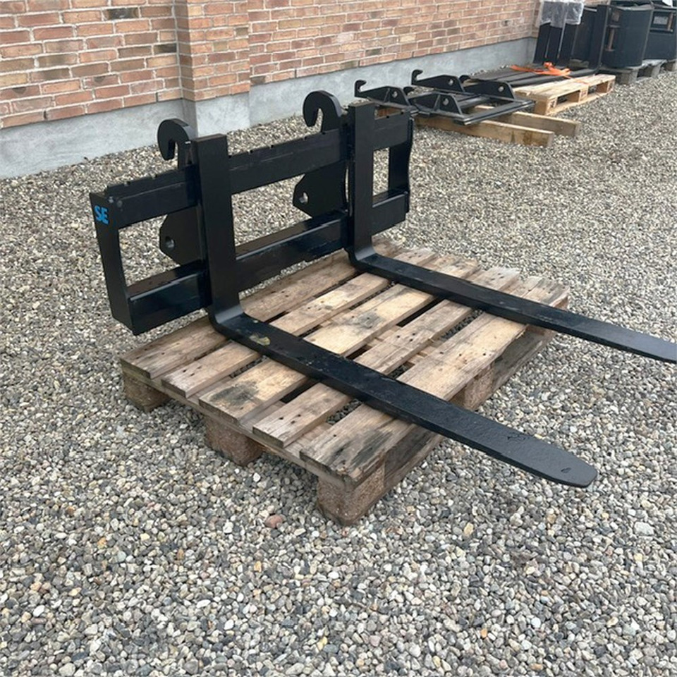 SE Equipment Giant - Forks for Construction machinery: picture 2 SE Equipment Giant - Forks for Construction machinery: picture 2