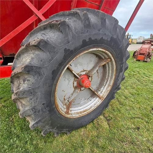 Farm tipping trailer/ Dumper Taarup Tip: picture 16 Farm tipping trailer/ Dumper Taarup Tip: picture 16