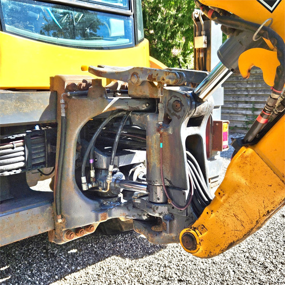 Backhoe loader Terex 860 Elite: picture 30