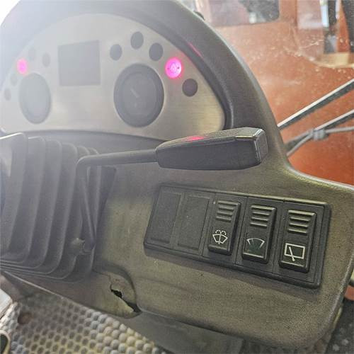 Wheel loader Terex TL100: picture 17