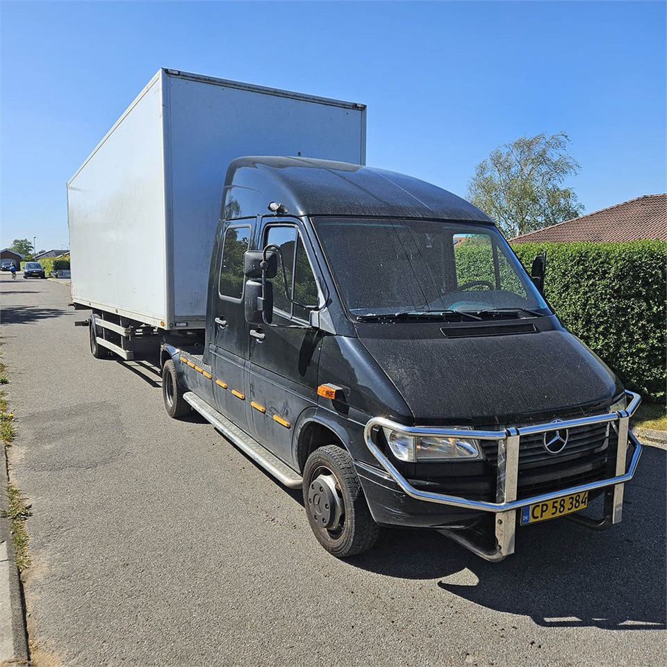 Mercedes 412 D - Tractor unit: picture 3 Mercedes 412 D - Tractor unit: picture 3