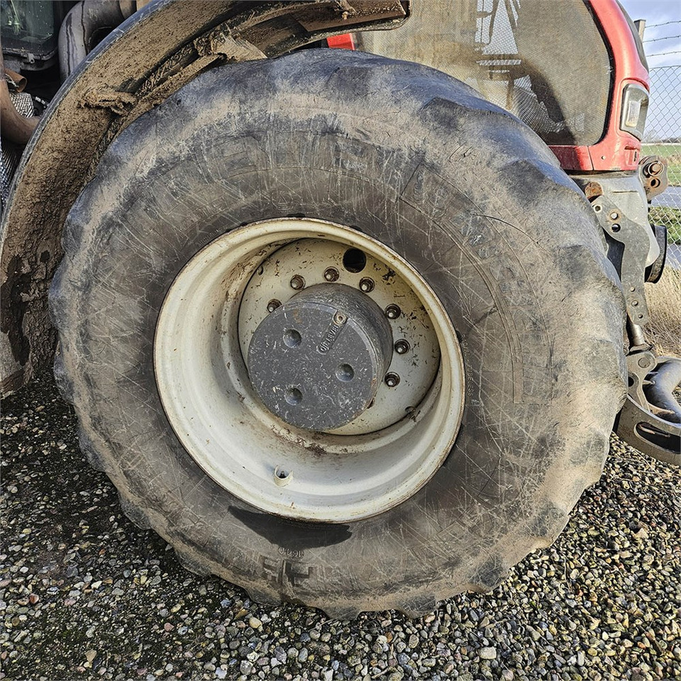 Farm tractor Valtra S322: picture 34