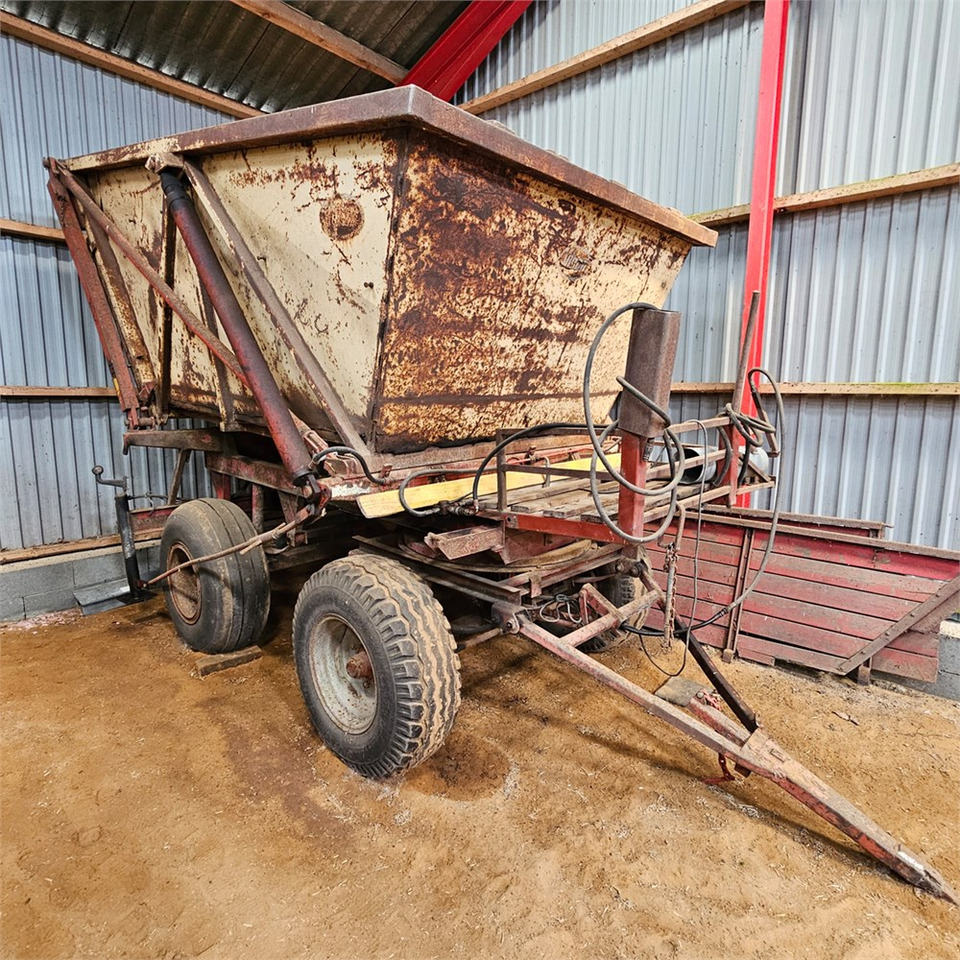 Vicon 4000 kg - Farm trailer: picture 1 Vicon 4000 kg - Farm trailer: picture 1