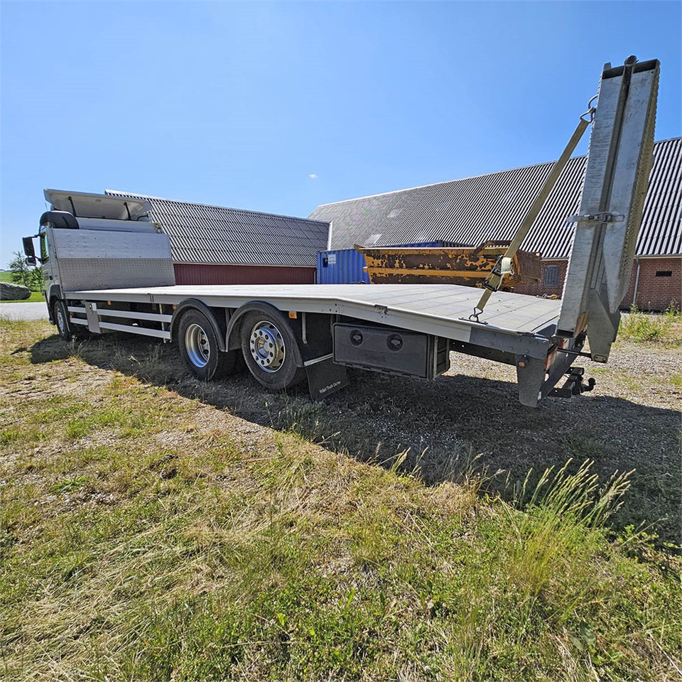 Volvo FM 330 - Autotransporter truck: picture 4 Volvo FM 330 - Autotransporter truck: picture 4