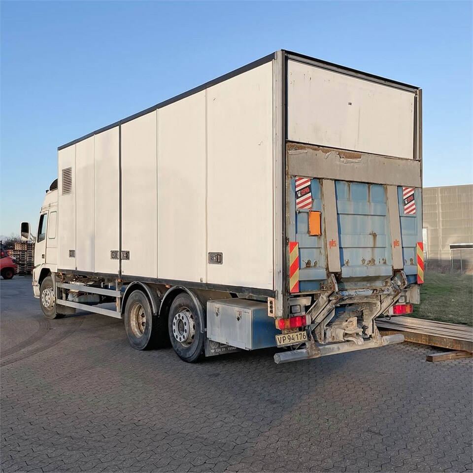 Volvo FM12 - Box truck: picture 4 Volvo FM12 - Box truck: picture 4
