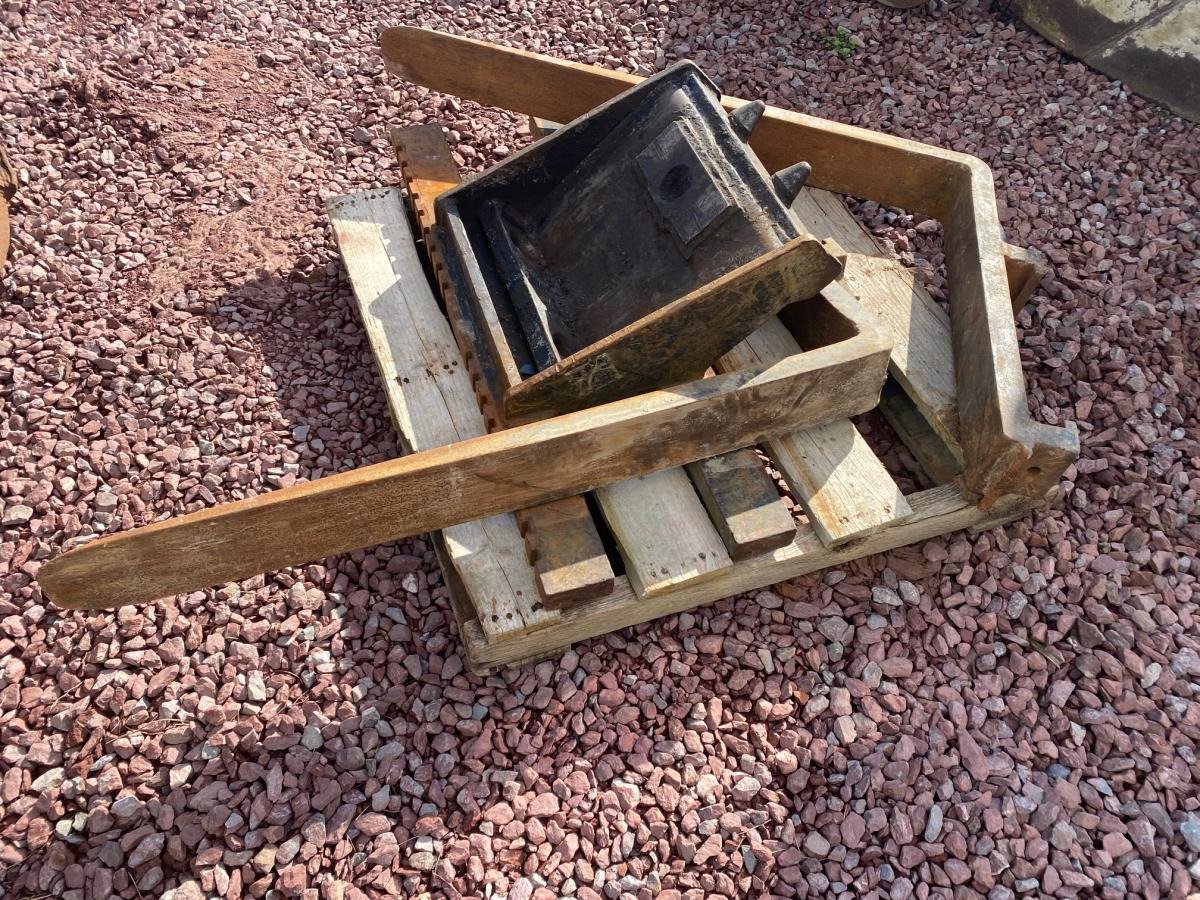 MECALAC TABLIER FOURCHE 1M20 - Forks: picture 1 MECALAC TABLIER FOURCHE 1M20 - Forks: picture 1