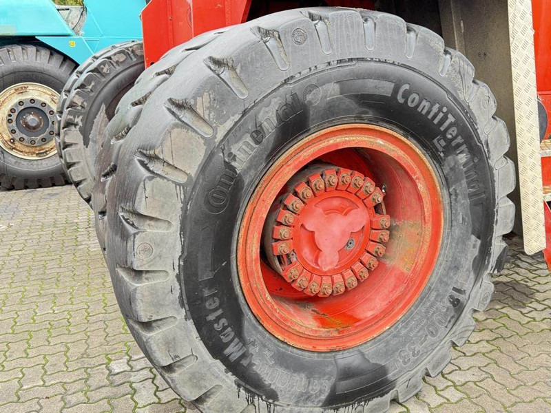 CVS Ferrari F328PB - Reach stacker: picture 4 CVS Ferrari F328PB - Reach stacker: picture 4