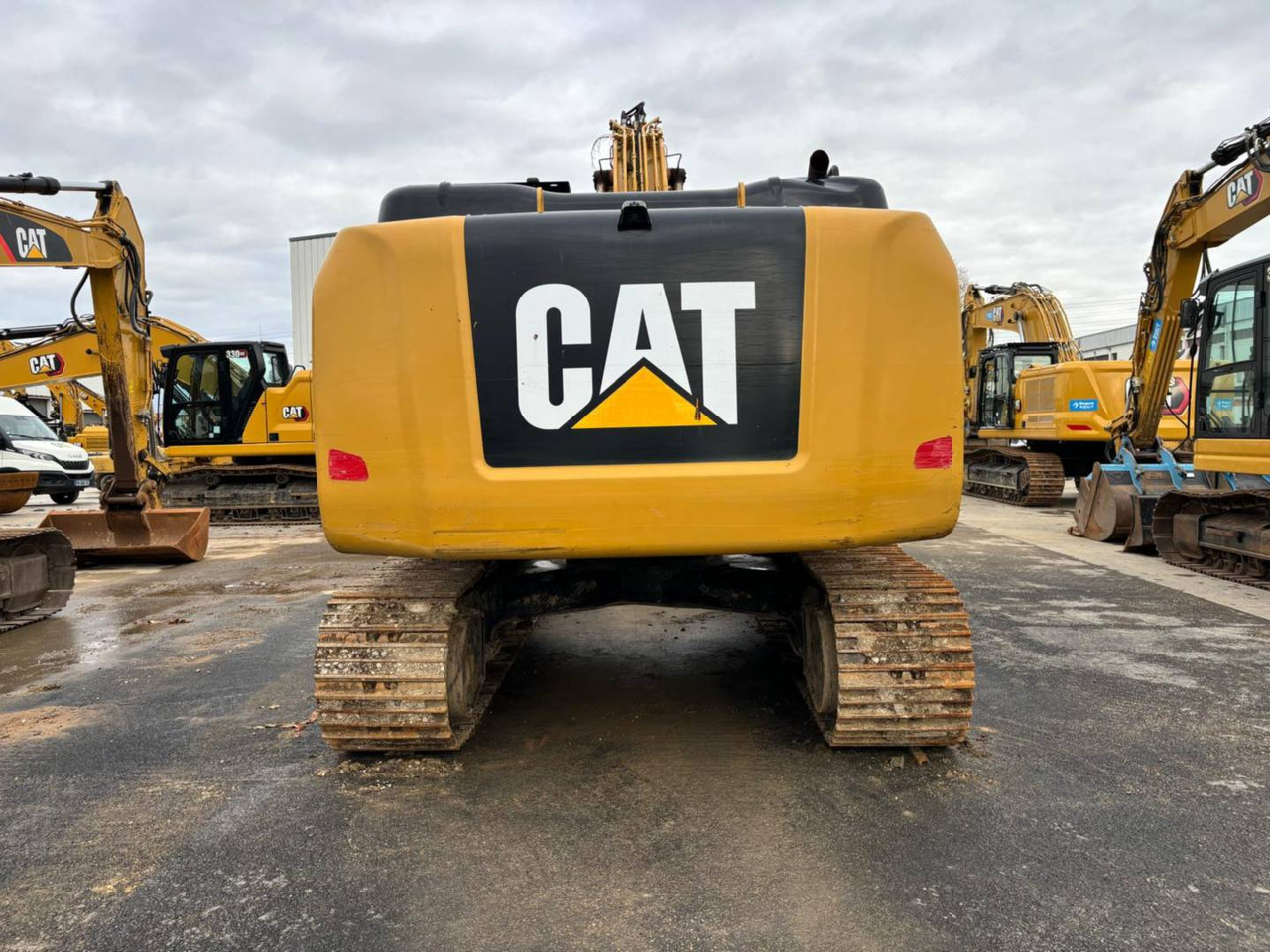 Crawler excavator CAT 323F: picture 13