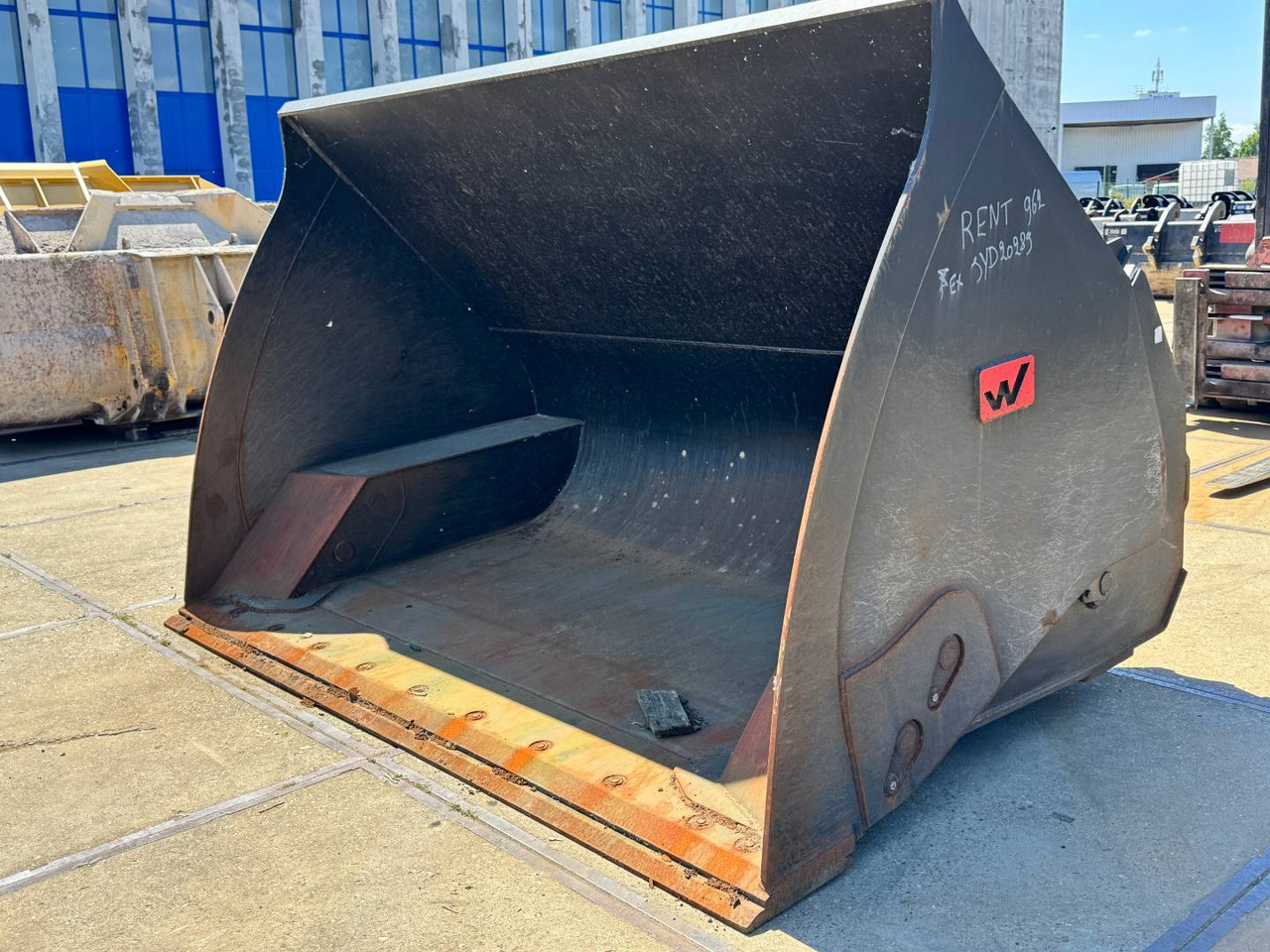 CAT 962 HIGH DUMP BUCKET 6.0 M3 - Bucket: picture 1 CAT 962 HIGH DUMP BUCKET 6.0 M3 - Bucket: picture 1