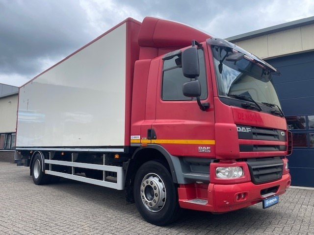 DAF FA CF65 DAF CF65.250 4X2 Euro 5 EEV Bakwagen - Year 2013 - Airco - Plywood laadbak + laadklep - Box truck: picture 1 DAF FA CF65 DAF CF65.250 4X2 Euro 5 EEV Bakwagen - Year 2013 - Airco - Plywood laadbak + laadklep - Box truck: picture 1