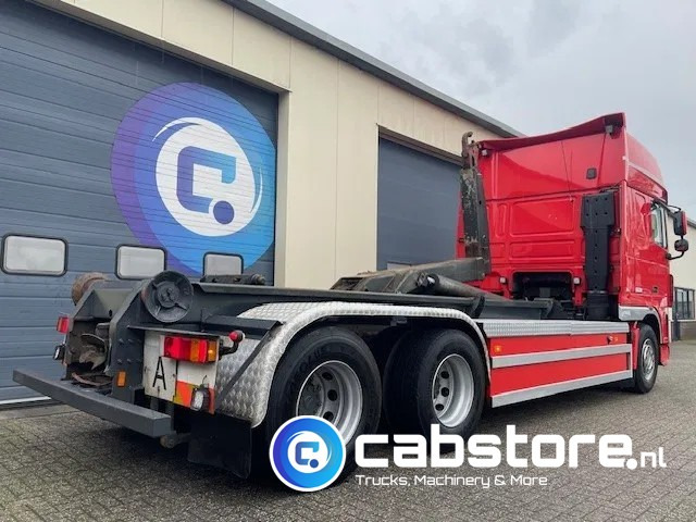 DAF XF 105 .460 FAS Euro 5 - Haakarmsysteem - Hooklift - Abrolkipper - Year 2006 - ANALOG TACHO - TUV 05-2025 - Hook lift truck: picture 3 DAF XF 105 .460 FAS Euro 5 - Haakarmsysteem - Hooklift - Abrolkipper - Year 2006 - ANALOG TACHO - TUV 05-2025 - Hook lift truck: picture 3