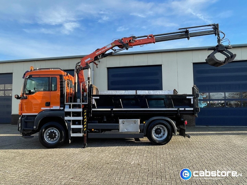 MAN TGS 18.320 4X4H BL EEV Euro 5 - ATLAS 126.3E Laadkraan - 2-zijdige kipper - Bouwjaar 2013 - Km 205.974 !! - Good condition - NL Truck - Tipper, Crane truck: picture 4 MAN TGS 18.320 4X4H BL EEV Euro 5 - ATLAS 126.3E Laadkraan - 2-zijdige kipper - Bouwjaar 2013 - Km 205.974 !! - Good condition - NL Truck - Tipper, Crane truck: picture 4