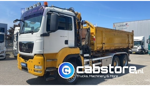 MAN TGS 26.440 6X6 BB EEV MAN TGS 26.440 Euro 5 EEV - 6X6 - Laadkraan - Kipper - Kabelsysteem - Bouwjaar 2010 - Km 657.509 - APK tot 22-11-2025 !! - Tipper, Crane truck: picture 2 MAN TGS 26.440 6X6 BB EEV MAN TGS 26.440 Euro 5 EEV - 6X6 - Laadkraan - Kipper - Kabelsysteem - Bouwjaar 2010 - Km 657.509 - APK tot 22-11-2025 !! - Tipper, Crane truck: picture 2
