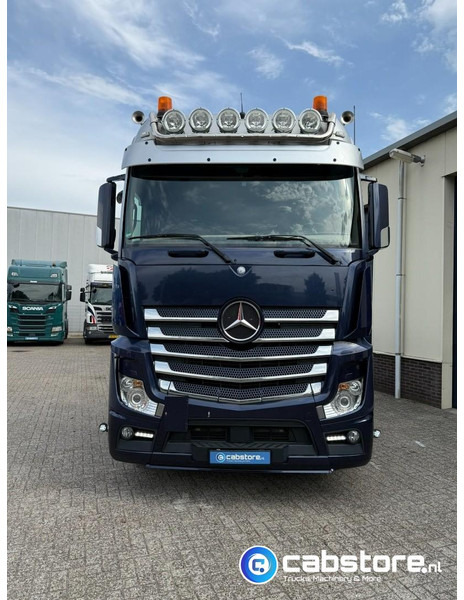 Mercedes-Benz ACTROS 3663 Euro 6 - 8x2 - RETARDER - Bouwjaar 09-2017 - 30 Ton's Container Kabelsysteem - Km 476.892 - Good condition - Cable system truck: picture 4 Mercedes-Benz ACTROS 3663 Euro 6 - 8x2 - RETARDER - Bouwjaar 09-2017 - 30 Ton's Container Kabelsysteem - Km 476.892 - Good condition - Cable system truck: picture 4