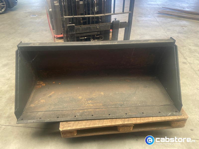 Strickland UK Laadschop Strickland UK Laadschop met Bobcat aansluiting - Bucket for Loader: picture 2 Strickland UK Laadschop Strickland UK Laadschop met Bobcat aansluiting - Bucket for Loader: picture 2