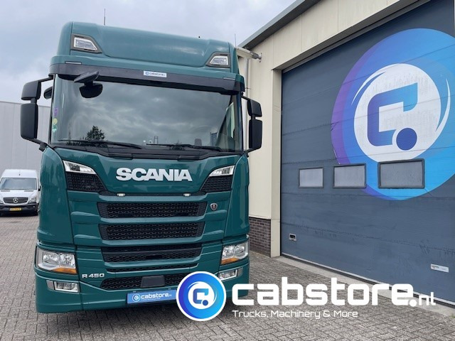 Scania R450 Scania R450 A4X2NA Euro 6 - RETARDER - Highline - Year 2017 - PTO prepared - Km 823.732 - Good condition! - Tractor unit: picture 5 Scania R450 Scania R450 A4X2NA Euro 6 - RETARDER - Highline - Year 2017 - PTO prepared - Km 823.732 - Good condition! - Tractor unit: picture 5