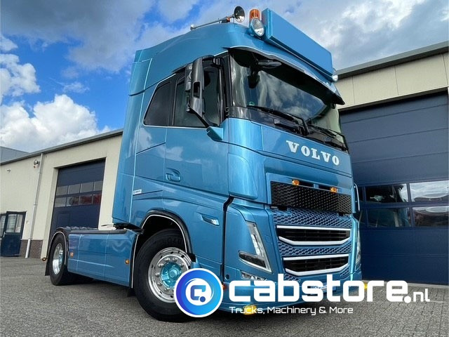 Volvo FH 460 4x2 Tractor Euro 6 (E) - Showtruck - Bouwjaar 2023 - Km 324.389 - Vloeistof pomp/PTO - VEB+ - Zeer goede conditie !! - Tractor unit: picture 1 Volvo FH 460 4x2 Tractor Euro 6 (E) - Showtruck - Bouwjaar 2023 - Km 324.389 - Vloeistof pomp/PTO - VEB+ - Zeer goede conditie !! - Tractor unit: picture 1