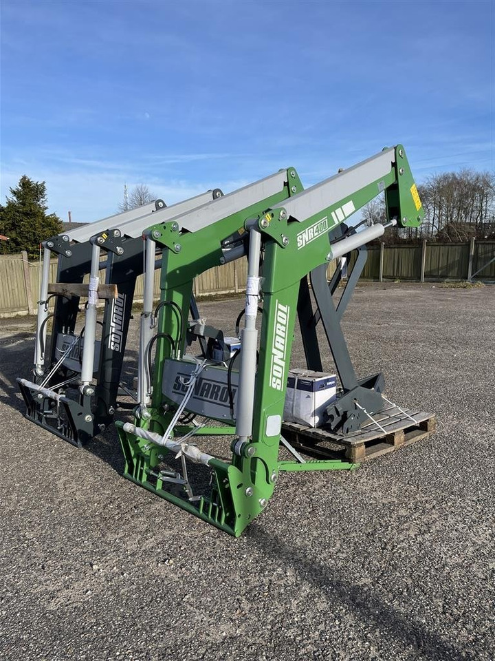 Sonarol LC SNR 400 - Front loader for tractor: picture 1 Sonarol LC SNR 400 - Front loader for tractor: picture 1