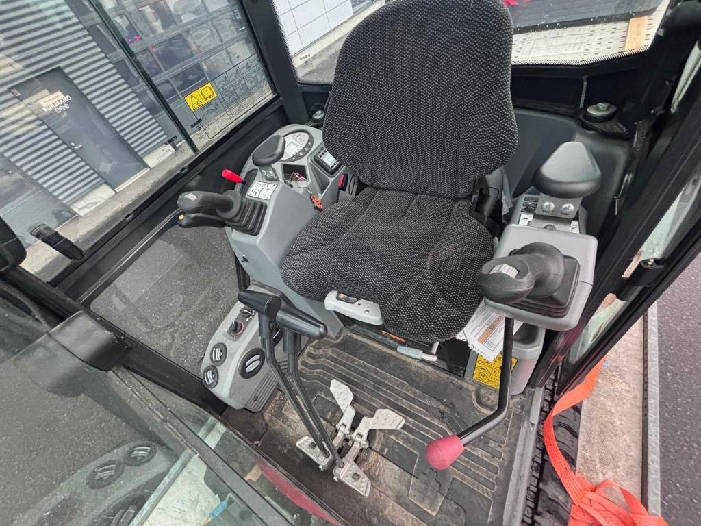 Bobcat E20Z vain 113h ajettu - Mini excavator: picture 3 Bobcat E20Z vain 113h ajettu - Mini excavator: picture 3