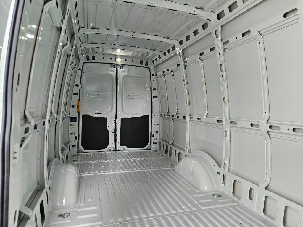 Panel van Iveco Daily 35S16A8: picture 8