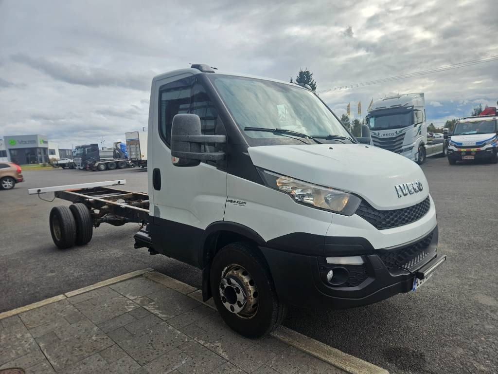 Iveco Daily 70C17 - Box van: picture 2 Iveco Daily 70C17 - Box van: picture 2
