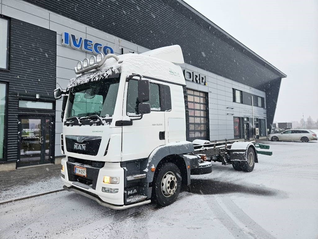 MAN TGM - Cab chassis truck: picture 1 MAN TGM - Cab chassis truck: picture 1
