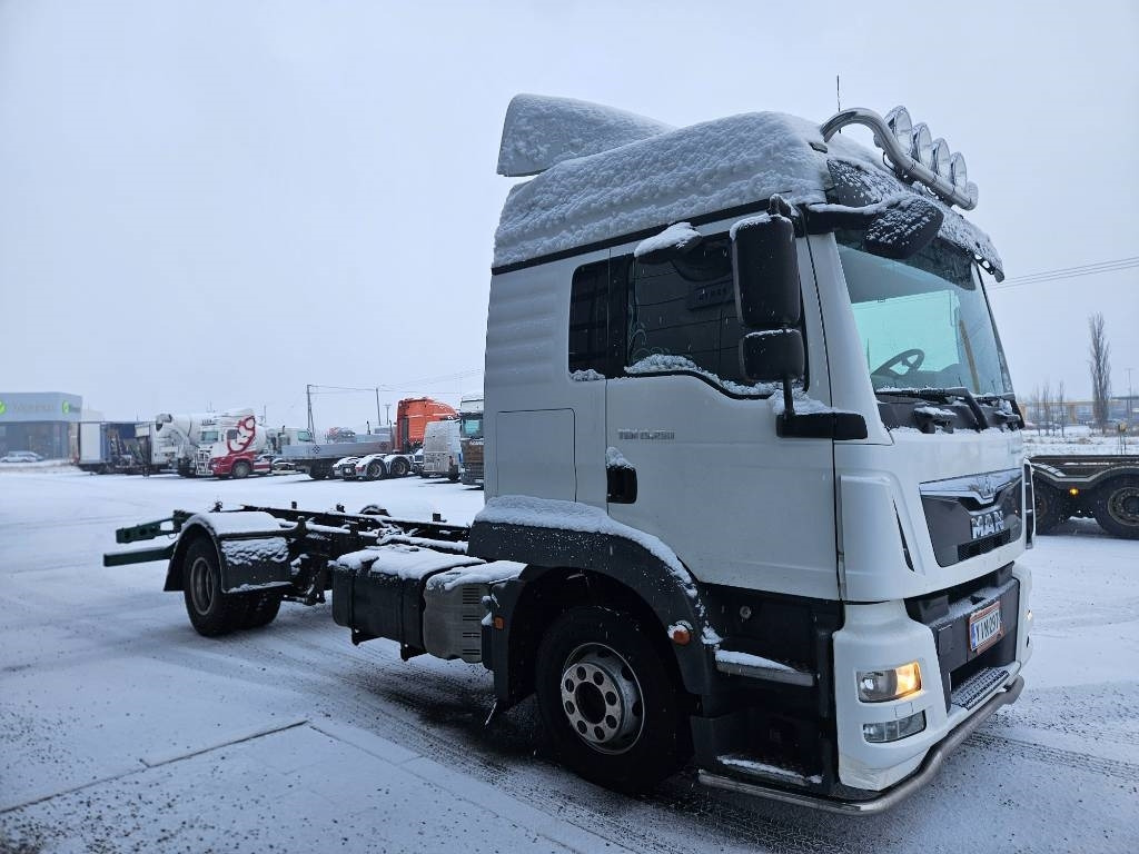 MAN TGM - Cab chassis truck: picture 3 MAN TGM - Cab chassis truck: picture 3