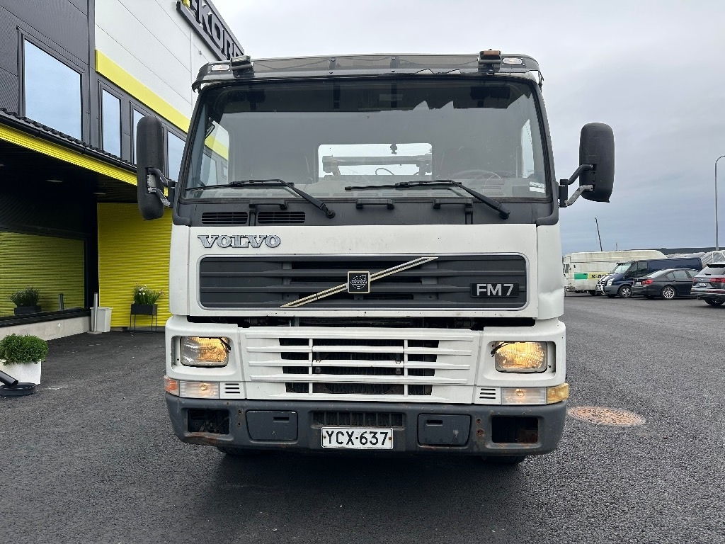 Volvo FM7 4x2 vaijerilaitteilla - Skip loader truck: picture 2 Volvo FM7 4x2 vaijerilaitteilla - Skip loader truck: picture 2