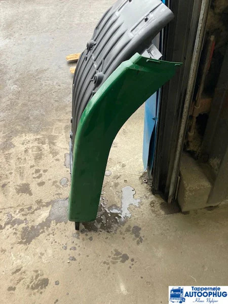 Scania forskærm P/N: 2297996 / 2599548 - Body and exterior for Truck: picture 1 Scania forskærm P/N: 2297996 / 2599548 - Body and exterior for Truck: picture 1