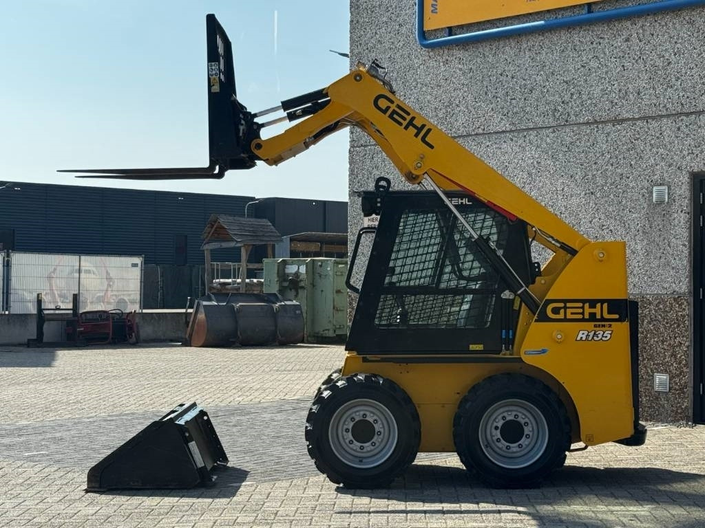Gehl R135 / Mantitou 1350R, 2022, 115 hours! - Mini excavator: picture 2 Gehl R135 / Mantitou 1350R, 2022, 115 hours! - Mini excavator: picture 2