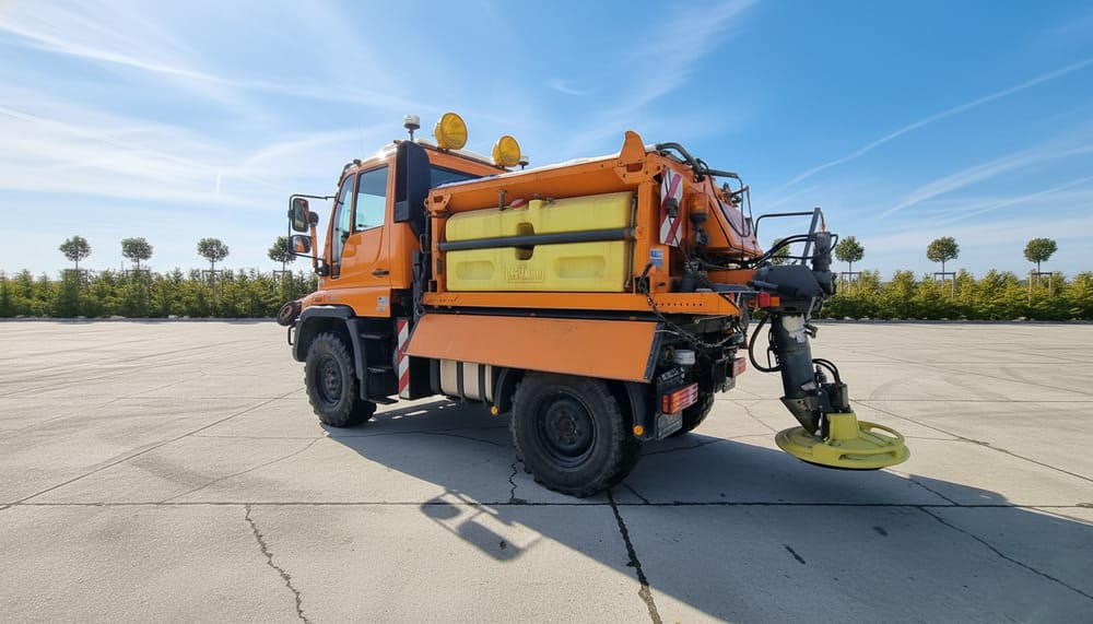 MERCEDES-BENZ Unimog U300 - Municipal/ Special vehicle: picture 2 MERCEDES-BENZ Unimog U300 - Municipal/ Special vehicle: picture 2